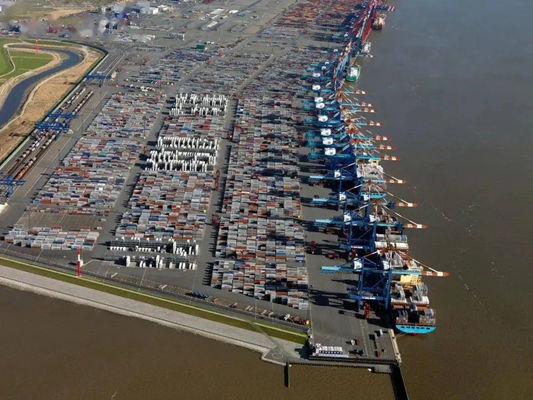 Αποστολέας ωκεάνιου φορτίου LCL Qingdao Κίνα στις Φιλιππίνες